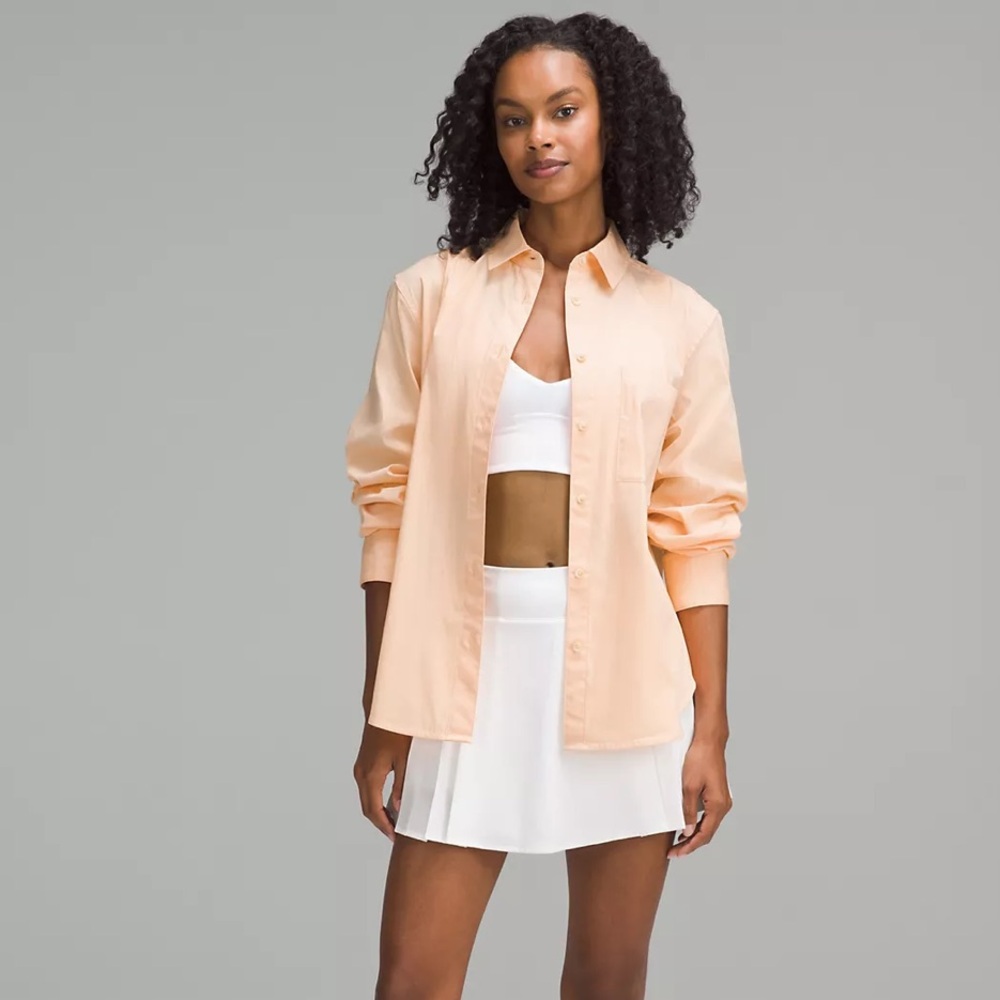 Lululemon cotton blend Poplin button-down shirt in small.